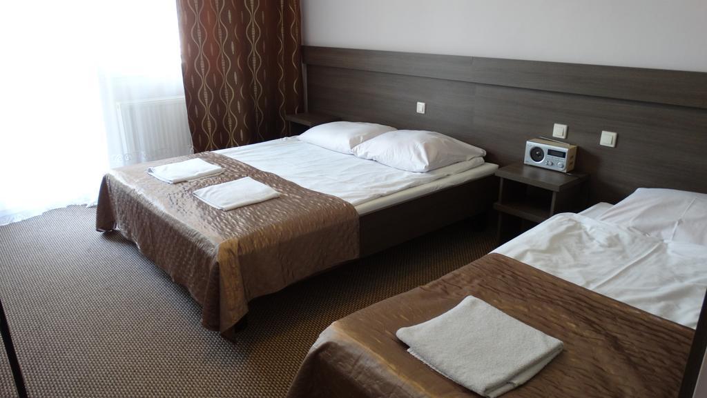 Hotel Junior Zamość Habitación foto